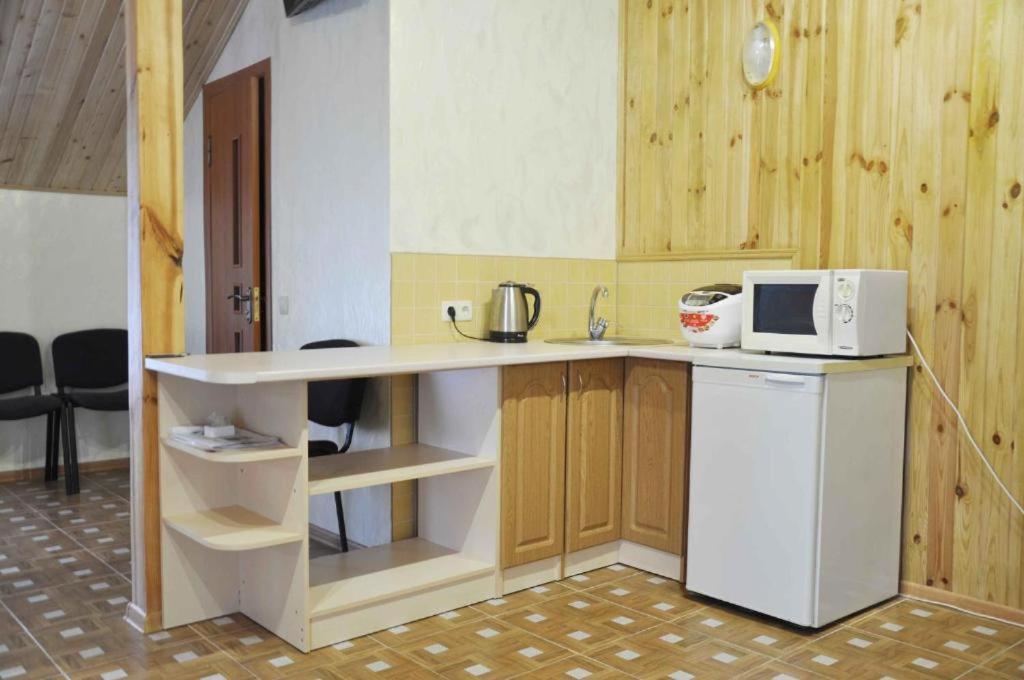 Mini-Hotel Yandrusi Kamianets-Podilskyi Exterior photo