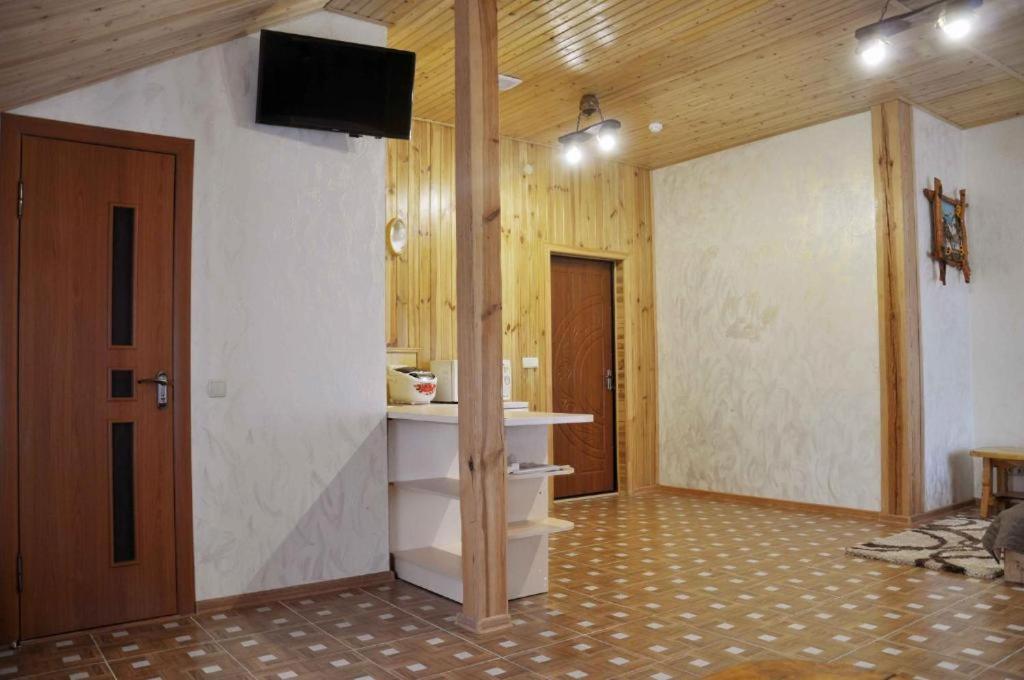 Mini-Hotel Yandrusi Kamianets-Podilskyi Exterior photo